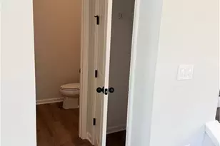 4326 Buttonwood Ln, Lilburn, GA 30047 - Photo 9