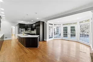 5695 Glen Errol Rd NW, Sandy Springs, GA 30327 - Photo 17