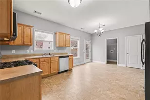 4072 Creekrun Cir, Buford, GA 30519 - Photo 7