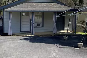 140 Line St, Buford, GA 30518 - Photo 3