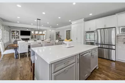 4899 Springfield Drive, Dunwoody, GA 30338 - Photo 9