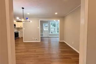 1055 Pinecrest Dr, Forest Park, GA 30297 - Photo 13