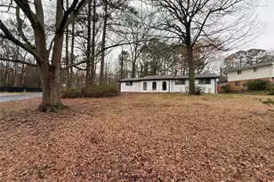 1055 Pinecrest Dr, Forest Park, GA 30297 - Photo 3