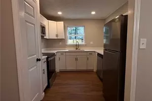 1055 Pinecrest Dr, Forest Park, GA 30297 - Photo 23