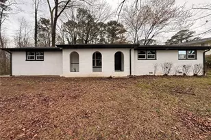 1055 Pinecrest Dr, Forest Park, GA 30297 - Photo 9