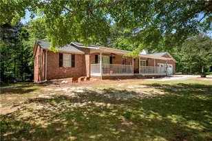 1880 Holman Rd, Hoschton, GA 30548 - Photo 3