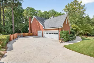 5089 Browning Way SW, Lilburn, GA 30047 - Photo 9