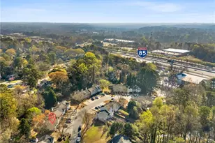 2883 Dresden Square Dr, Atlanta, GA 30341 - Photo 27