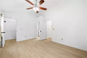 2883 Dresden Square Dr, Atlanta, GA 30341 - Photo 19