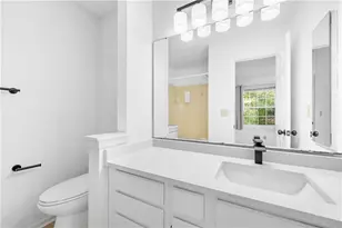 2883 Dresden Square Dr, Atlanta, GA 30341 - Photo 21