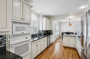 2190 Stephen Long Dr NE, Atlanta, GA 30305 - Photo 9