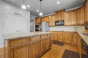 2040 Hatteras Way NW, Atlanta, GA 30318 - Photo 11