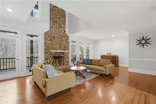 2910 Leeds Garden Ln, Alpharetta, GA 30022 - Photo 5