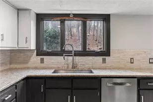 5530 Bourbon Dr, Gainesville, GA 30506 - Photo 11