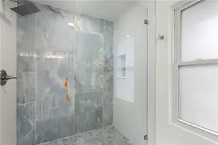 725 Starlight Ln, Atlanta, GA 30342 - Photo 31