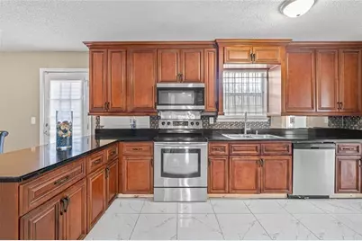 6740 Hill Creek Cove, Lithonia, GA 30058 - Photo 17