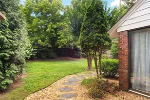 1257 Briar Hills Dr NE, Atlanta, GA 30306 - Photo 21