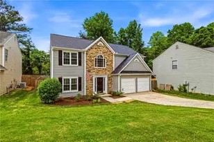 1015 Hidden Pond Ln, Roswell, GA 30075 - Photo 1