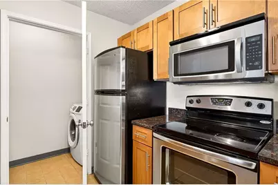 1074 Peachtree Walk NE #B212, Atlanta, GA 30309 - Photo 15