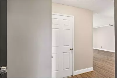 1074 Peachtree Walk NE #B212, Atlanta, GA 30309 - Photo 5