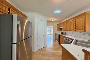 1040 Sunny Field Ct, Lawrenceville, GA 30043 - Photo 7