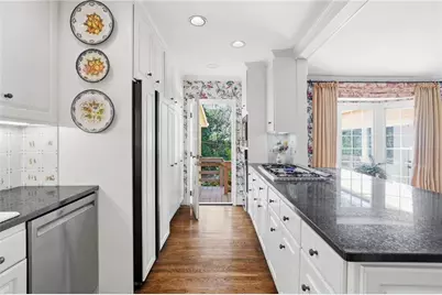 547 Spring Valley Road NW, Atlanta, GA 30318 - Photo 5