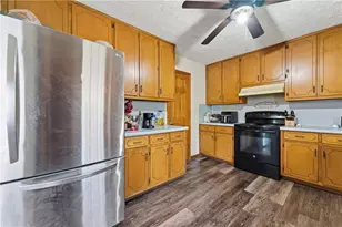 406 Hidden Valley Ct SE, Conyers, GA 30094 - Photo 9