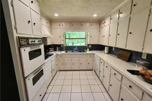 2324 Clairmont Road NE, Atlanta, GA 30329 - Photo 5