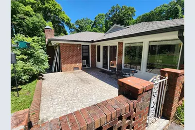 2324 Clairmont Road NE, Atlanta, GA 30329 - Photo 17