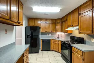 2217 Lowtrail Ct, Lithonia, GA 30058 - Photo 9