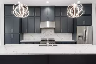 1099 Briar Cove Cir, Atlanta, GA 30329 - Photo 5