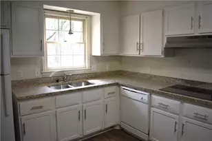 2576 Peyton Woods Trail SW, Atlanta, GA 30311 - Photo 11