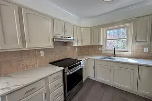 3854 Davis St, Suwanee, GA 30024 - Photo 9