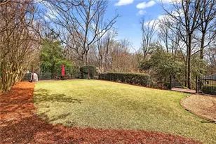 635 Idlewood Dr, Atlanta, GA 30327 - Photo 39