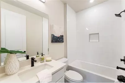 2202 Carlton Court, Atlanta, GA 30318 - Photo 7