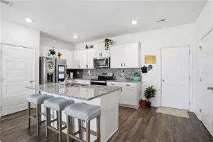 810 Elgin Trl, Lawrenceville, GA 30045 - Photo 3