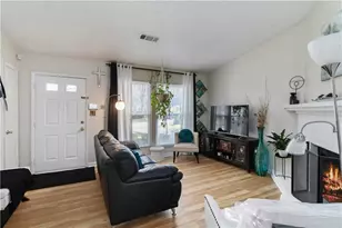 811 Longfellow Ct, Stone Mountain, GA 30088 - Photo 5