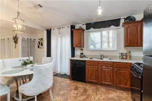 811 Longfellow Ct, Stone Mountain, GA 30088 - Photo 23