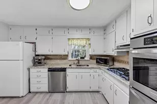 5221 La Paloma Dr SW, Lilburn, GA 30047 - Photo 11