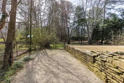 775 E Powderhorn Road NE, Sandy Springs, GA 30342 - Photo 51