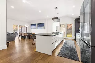 915 Lost Forest Dr NW, Atlanta, GA 30328 - Photo 13