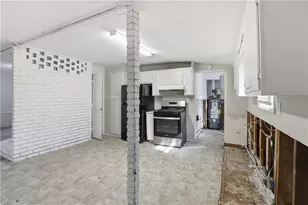 4752 Manse Dr, Forest Park, GA 30297 - Photo 9