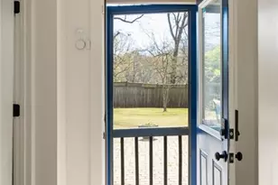 467 E Pharr Rd, Decatur, GA 30030 - Photo 17