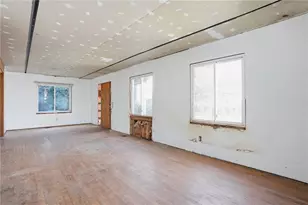 1211 Barnes St NW, Atlanta, GA 30318 - Photo 5