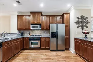 5460 Glenridge Park, Sandy Springs, GA 30342 - Photo 17