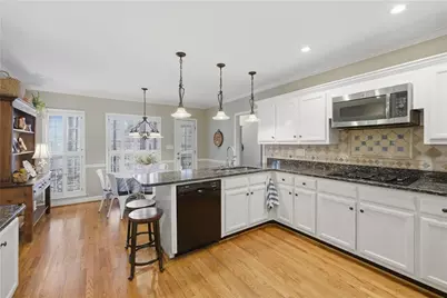 10985 Wilshire Chase Drive, Johns Creek, GA 30097 - Photo 15