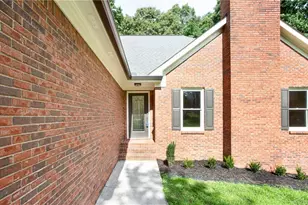 1055 Windridge Dr, Loganville, GA 30052 - Photo 5