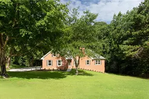 1055 Windridge Dr, Loganville, GA 30052 - Photo 3