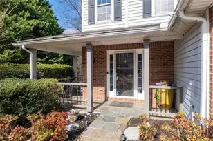 780 Walnut Creek Dr NW, Lilburn, GA 30047 - Photo 5