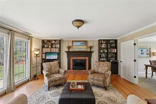 8900 Glen Ferry Dr, Johns Creek, GA 30022 - Photo 11